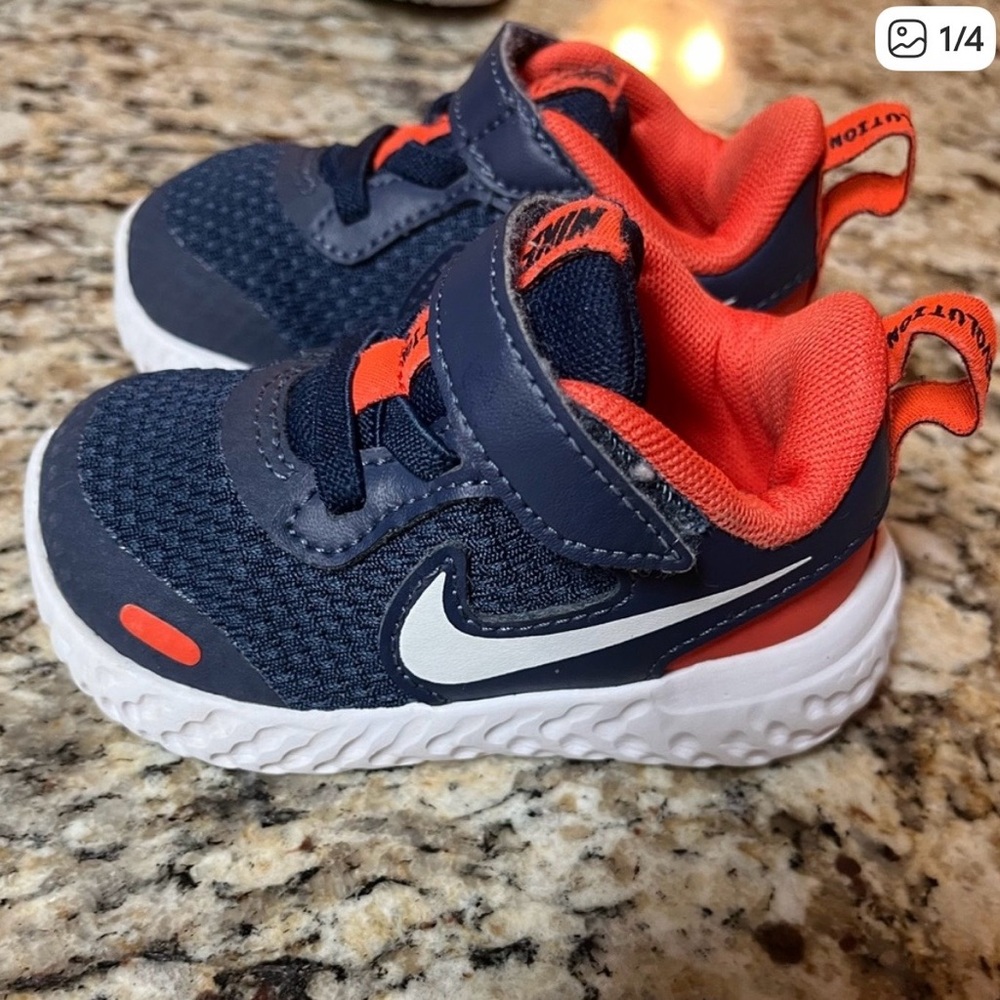 Nike Kids Navy and Orange Sneakers size 4t